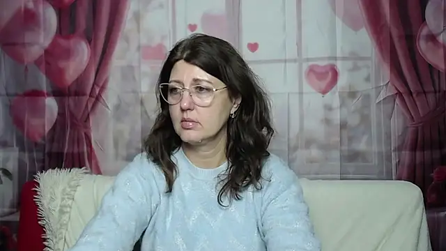 RoseHille online show from February 16, 2:50 pm