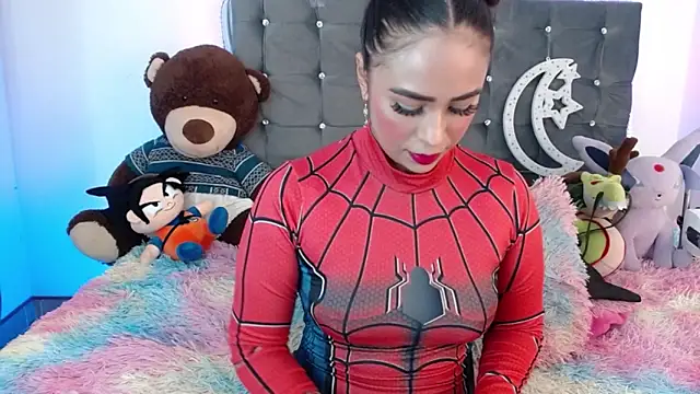 lunabritton1 online show from March 4, 3:35 am