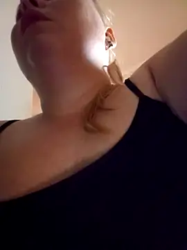 Moumy girl online show from November 11, 10:23 am