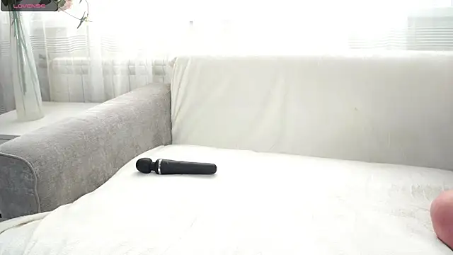 CoreenYorton online show from February 28, 4:45 am