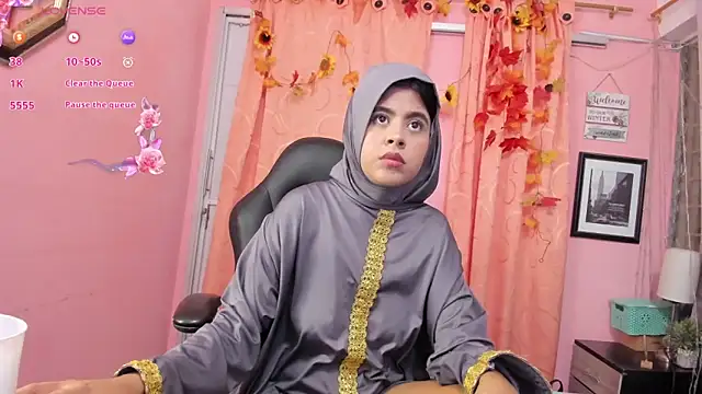 NaylaAbadi online show from November 24, 12:51 pm