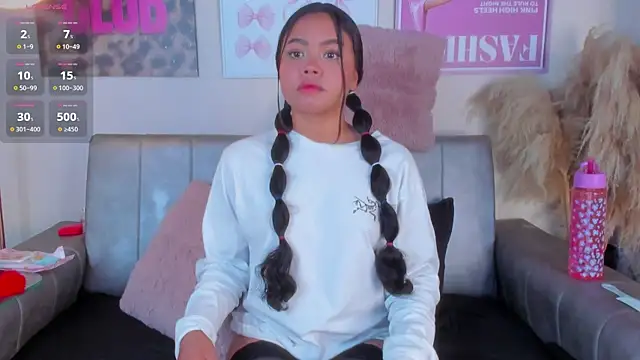 april grey11 online show from April 4, 5:45 pm