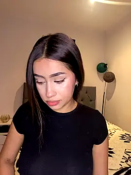 lauren clauz online show from December 3, 1:19 am