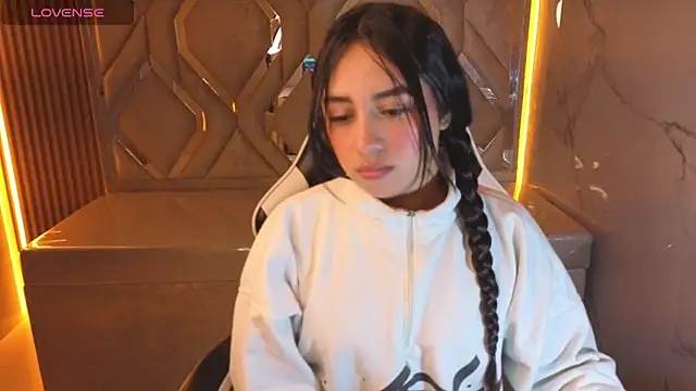 Juliana Tx online show from February 2, 12:59 pm