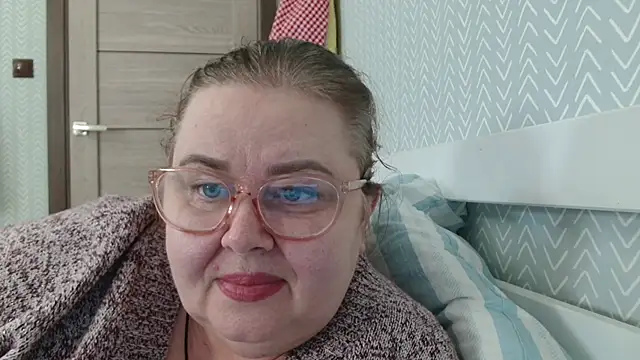 Natali-Gucci online show from November 25, 1:57 pm