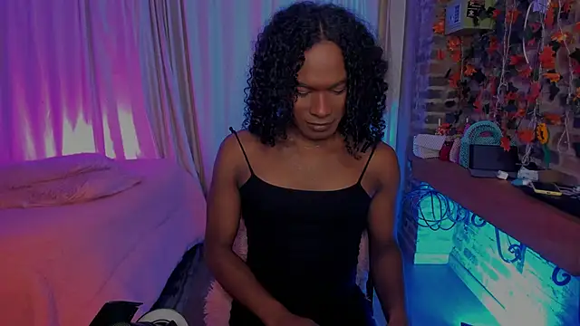 LaGoldenBitch online show from February 12, 11:01 am