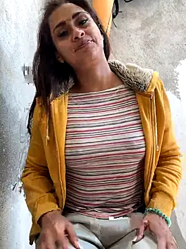 valeria absurdah online show from November 29, 7:40 pm