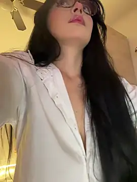 Cristal Cerati  online show from May 29, 11:03 pm