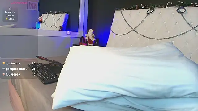 Niinatorres online show from December 18, 9:08 pm