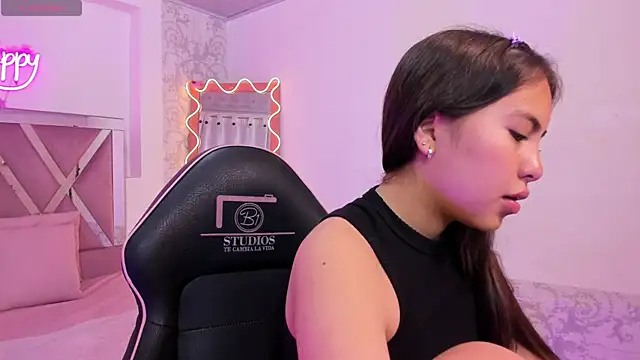 ISABELA TAY online show from December 22, 11:46 am