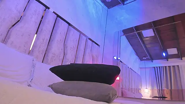 Caroline palmerr online show from February 4, 3:20 am