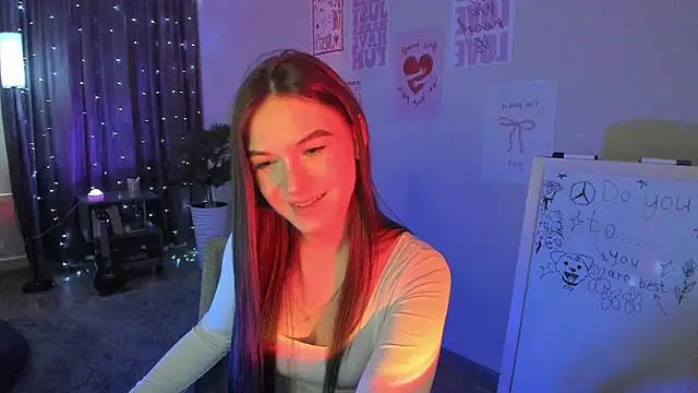 luna lust 212 online show from March 29, 4:33 am