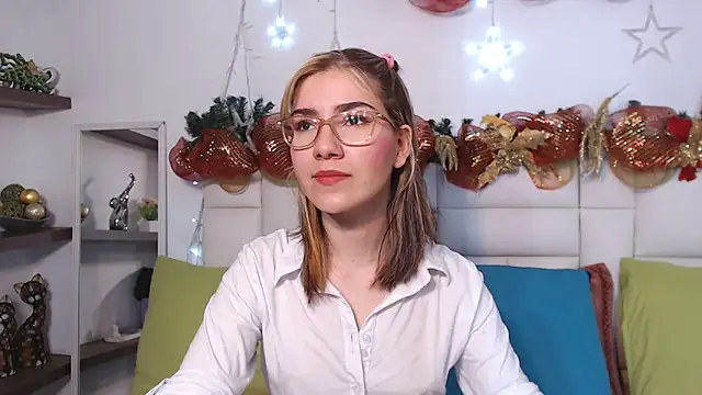 AriLumi online show from December 22, 7:39 pm