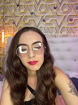 MelanyyJhonson15 online show from April 9, 6:19 am