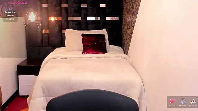 Mellany Bleak   online show from December 17, 12:20 pm