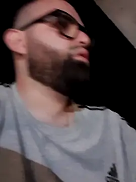 julianlondo111 online show from December 21, 1:21 am