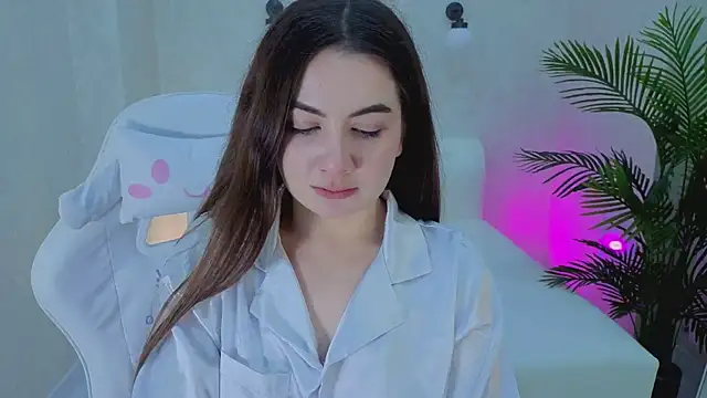 Lilia Crown online show from November 21, 5:04 pm