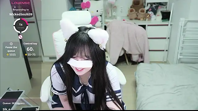 kimhyeona2005 online show from December 18, 12:43 pm