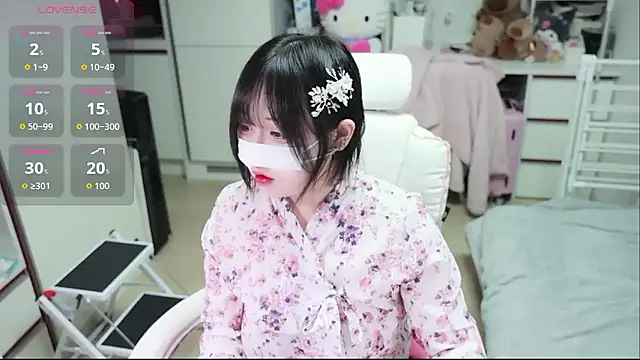 kimhyeona2005 online show from February 16, 1:00 pm