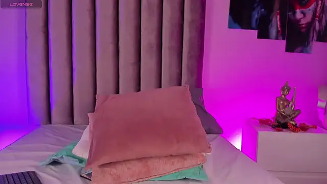 GabrielaSuarez  online show from April 28, 8:24 pm