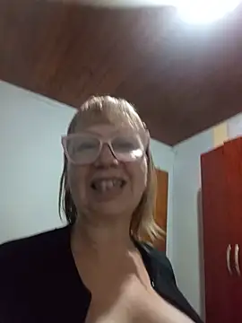 SexyMilf1211 online show from August 4, 11:49 am