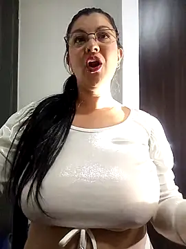 CelesteAlvarez1989 online show from March 21, 4:39 am