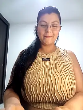 CelesteAlvarez1989 online show from April 14, 5:07 am