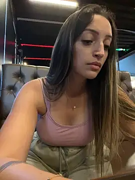 BelleLouise13 online show from April 18, 8:20 pm