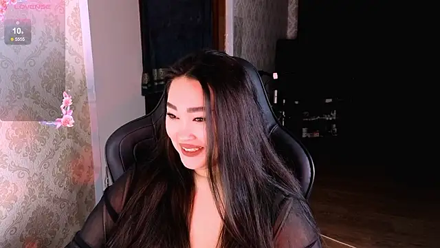 Emma Uilson online show from March 5, 6:15 pm