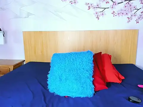 Laura Torress online show from December 2, 2:57 am