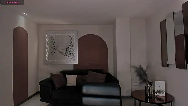 HaileyRoss  online show from April 1, 1:41 pm