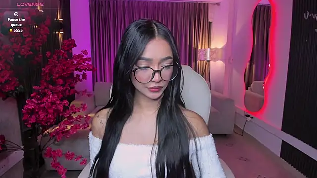 kylie collins online show from April 18, 11:35 am