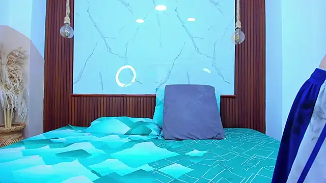 Loversinfire2 online show from March 16, 5:44 am