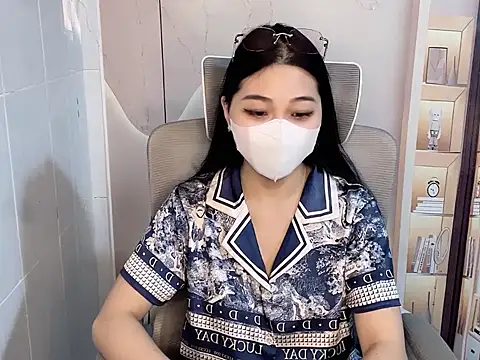 Lousii online show from April 7, 9:00 am