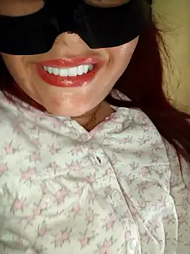 Virginass2000 online show from November 23, 1:41 am