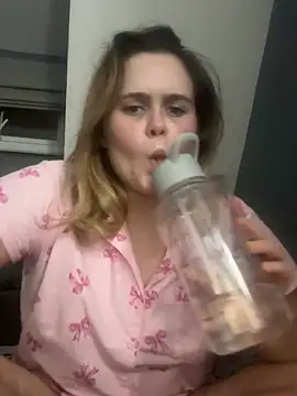 Blonde Bunny online show from February 1, 11:58 pm