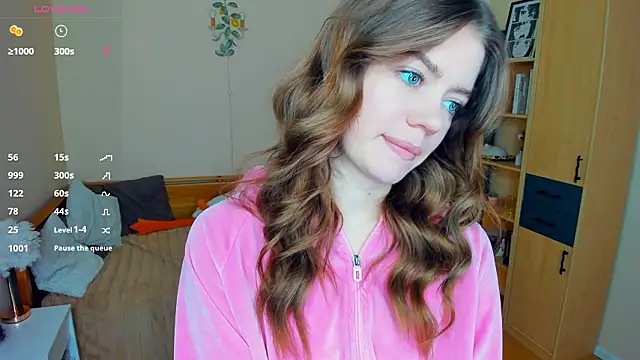 AngelesBenitz online show from March 8, 7:45 am