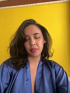 Esmerald 1111 online show from March 6, 1:50 pm