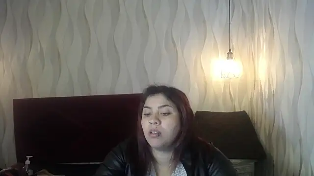 danna garza online show from December 4, 4:04 am