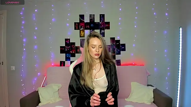 Suzie Q69 online show from November 28, 9:56 am