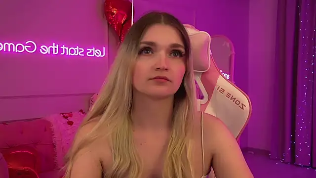 AnnyRaii online show from February 13, 6:31 pm