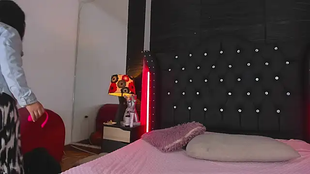 Amanda Mooree online show from April 14, 4:34 am