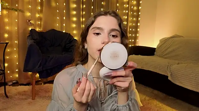 RozanneJordan online show from April 6, 5:25 pm