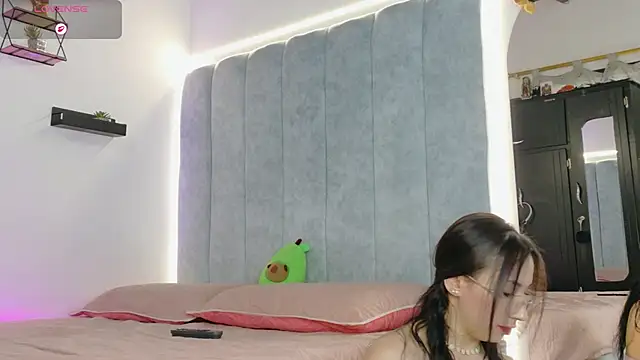  manumontoya online show from November 28, 6:00 pm