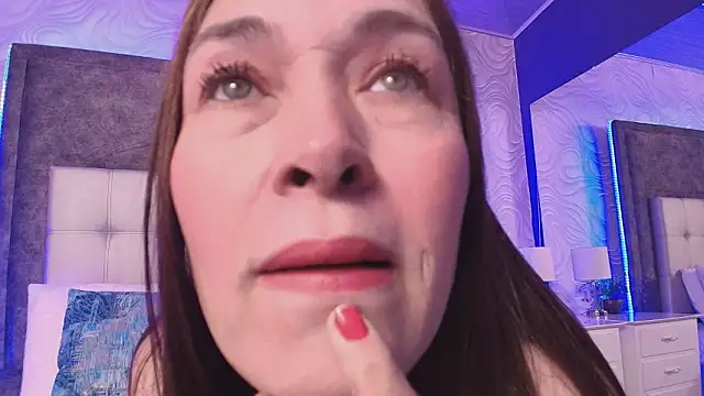 helen larkin online show from February 3, 11:37 am