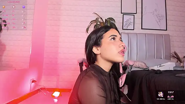 Elizabetth Benz online show from April 17, 9:50 pm