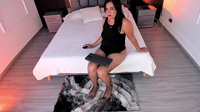 Sienarosewood online show from November 29, 4:05 am