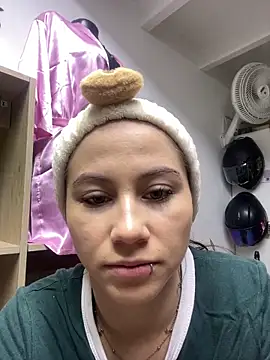 MiaWhiteBunny online show from April 16, 9:25 pm