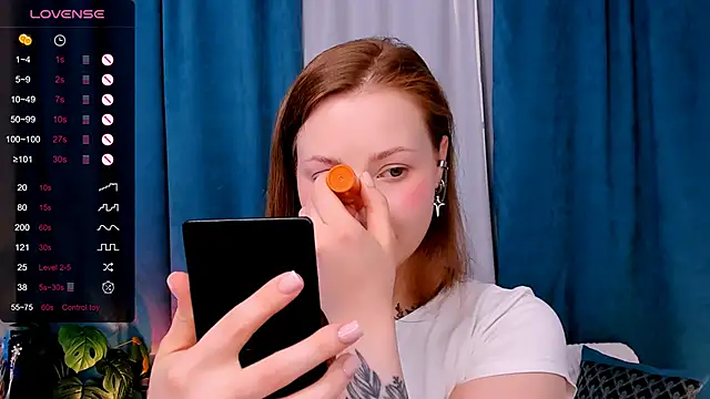 velvet cherry  online show from February 5, 9:01 am