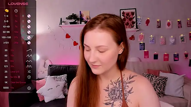 velvet cherry  online show from April 18, 9:01 am